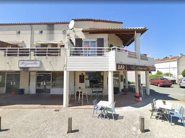 ARVERT "4 Place du marché "A SAISIR MURS COMMERCIAUX 48,50 m2" / Libres au 01/01/2027 / Prix : 99.00