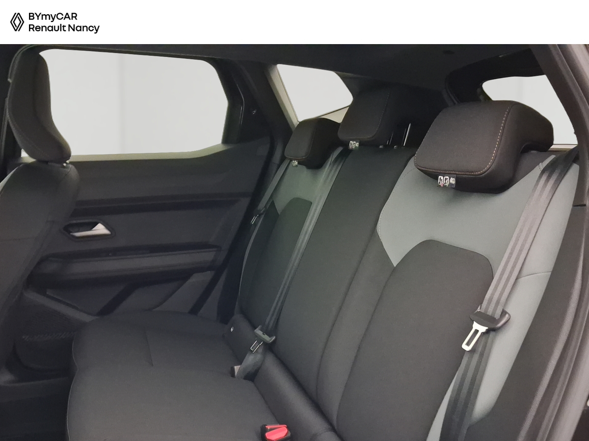 Dacia Duster Hybrid 155 — photo 12