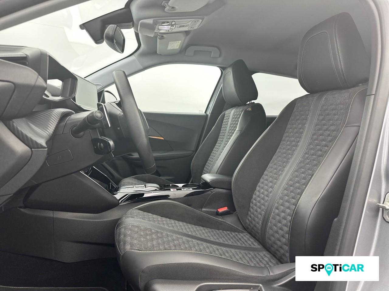Peugeot 2008 1.2 puretech 130ch s&s roadtrip eat8 — photo 9