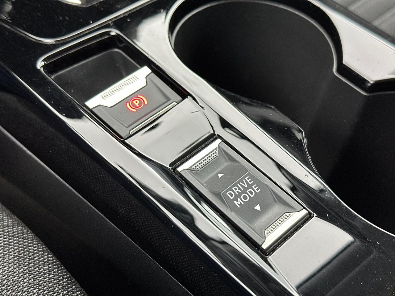 Peugeot 2008 electrique 136 ch style — photo 31