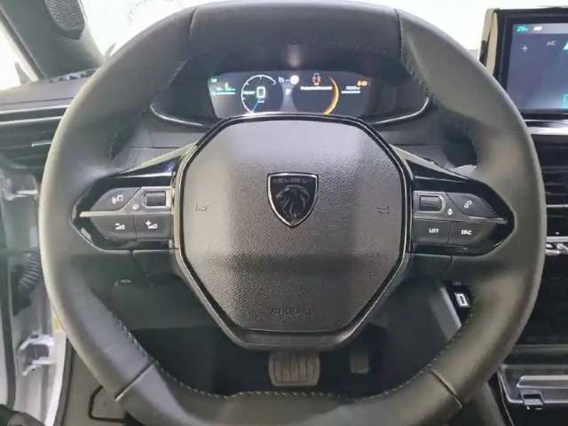 Peugeot 2008 electrique 54 kwh 156 ch — photo 19