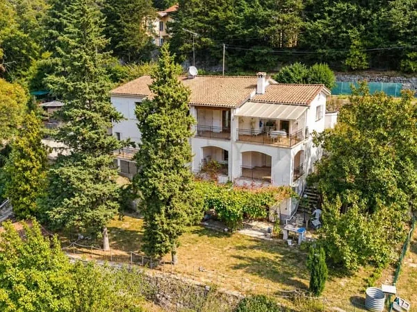 MENTON - LES CABROLLES | PROPRIÉTÉ SUR 5 000 M² DE TERRAIN