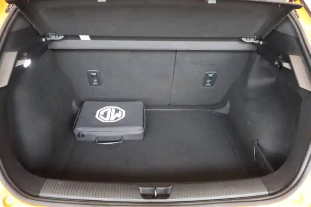 Mg Mg4 electric 51kwh - 125 kw 2wd — photo 13