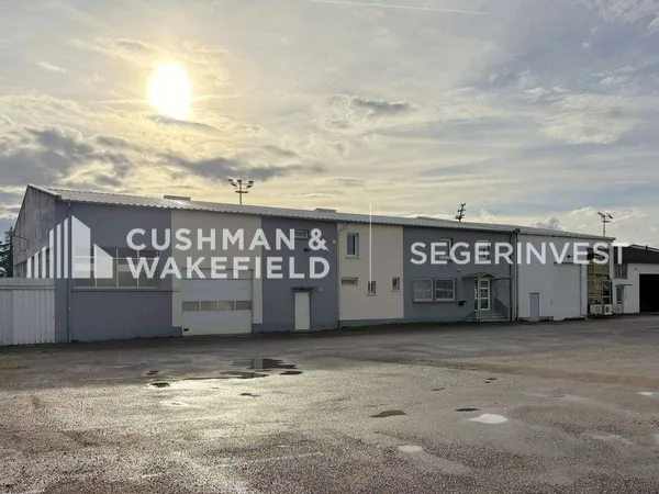 Local d'activité 961 m²