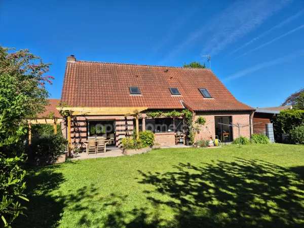 Maison individuelle 5 chambres offrant 182m2 hab sur parcelle de 860m2