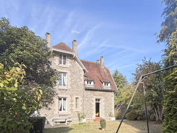 Maison 9 pièces 196 m²