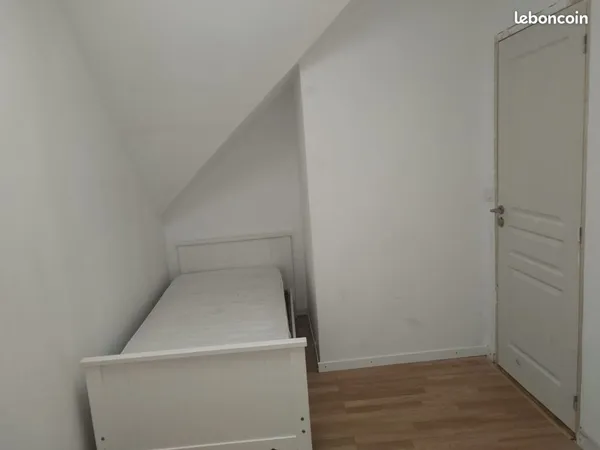 Dernière chambre dispo - Grande chambre 450 - Maison neuve - Meaux - Paris en 25 min
