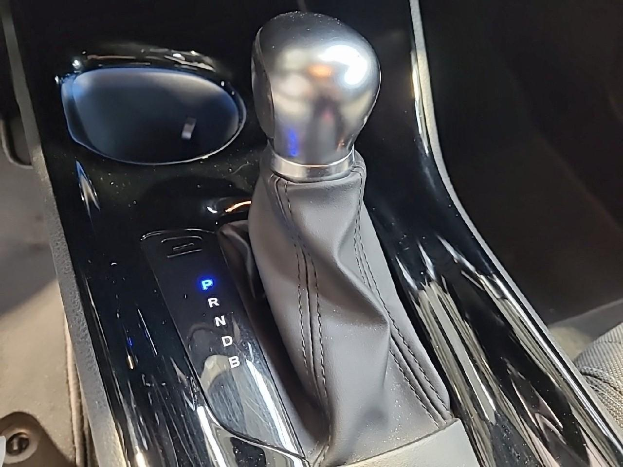 Toyota C-Hr hybride 1.8l edition — photo 20