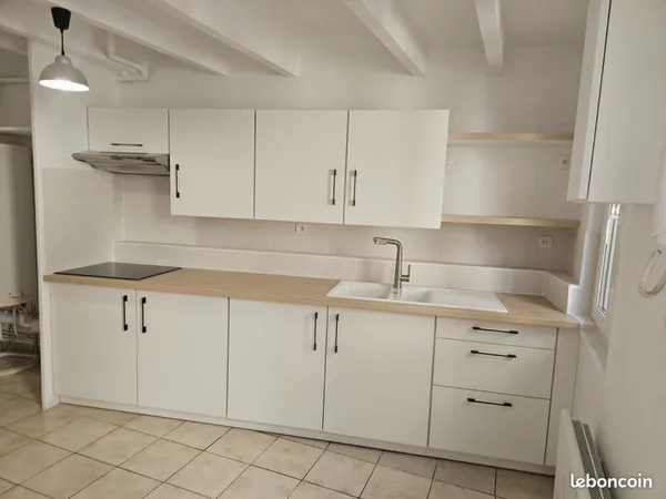 Appartement T2 duplex de 42 m² - Entièrement rénové - Disponible immédiatement - Saintes (17100)