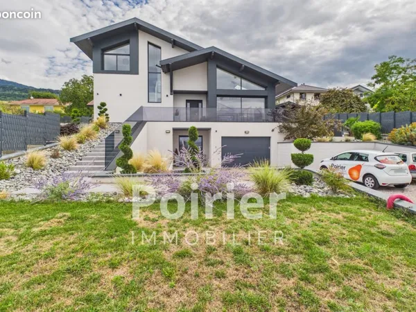 Villa 7 pièces 219 m²