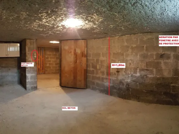 Cave / garde-meuble sécurisé de 15 m² de plain-pied - Wi-Fi & Électricité - Chambéry (Carré Curial)