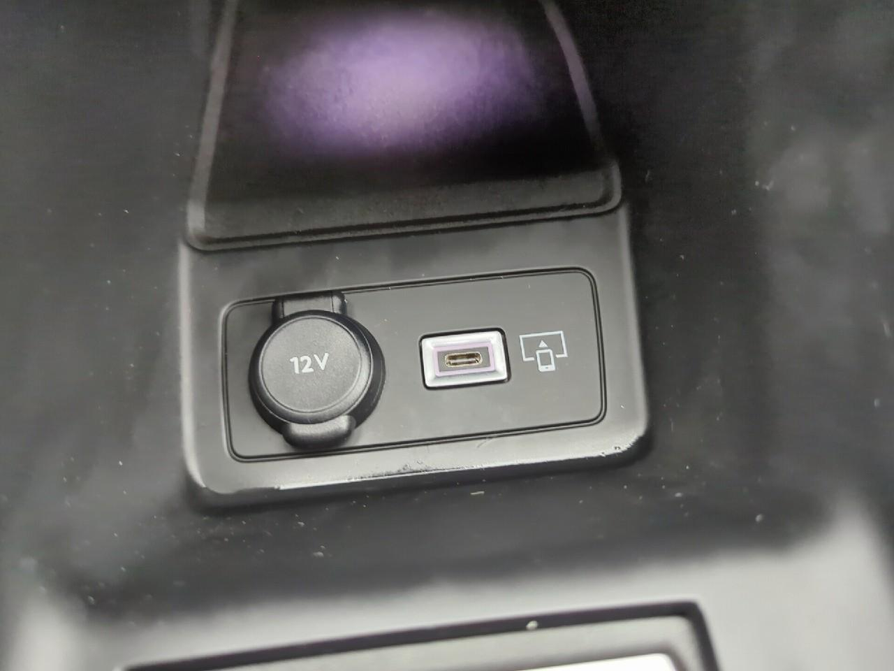 Peugeot 408 phev 225 e-eat8 allure pack — photo 25