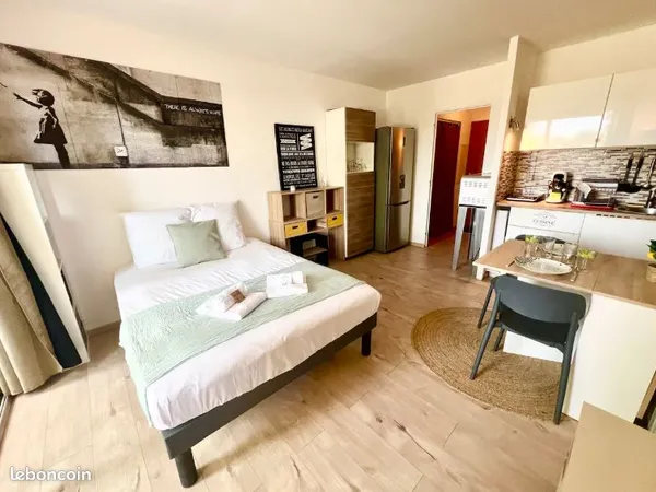 À louer à l'année - Studio meublé 21 m² avec balcon - Royan