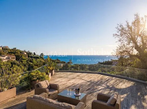 Villa 8 pièces 216 m²