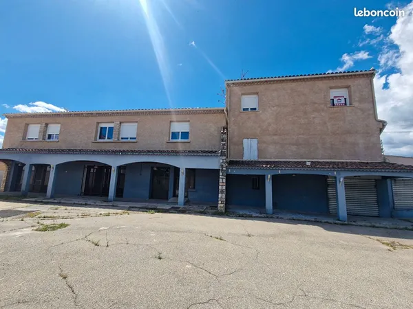 Local 500 m² MALLEMORT