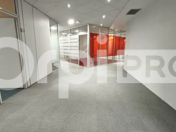 Bureaux 1653 m²