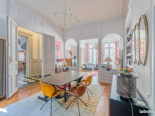 Maison 10 pièces 300 m²