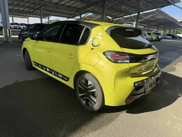 Peugeot 208 puretech 100 s&amp;s bvm6 — photo 13