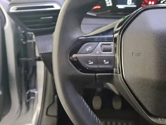 Peugeot 208 puretech 75 s&amp;s bvm5 — photo 20