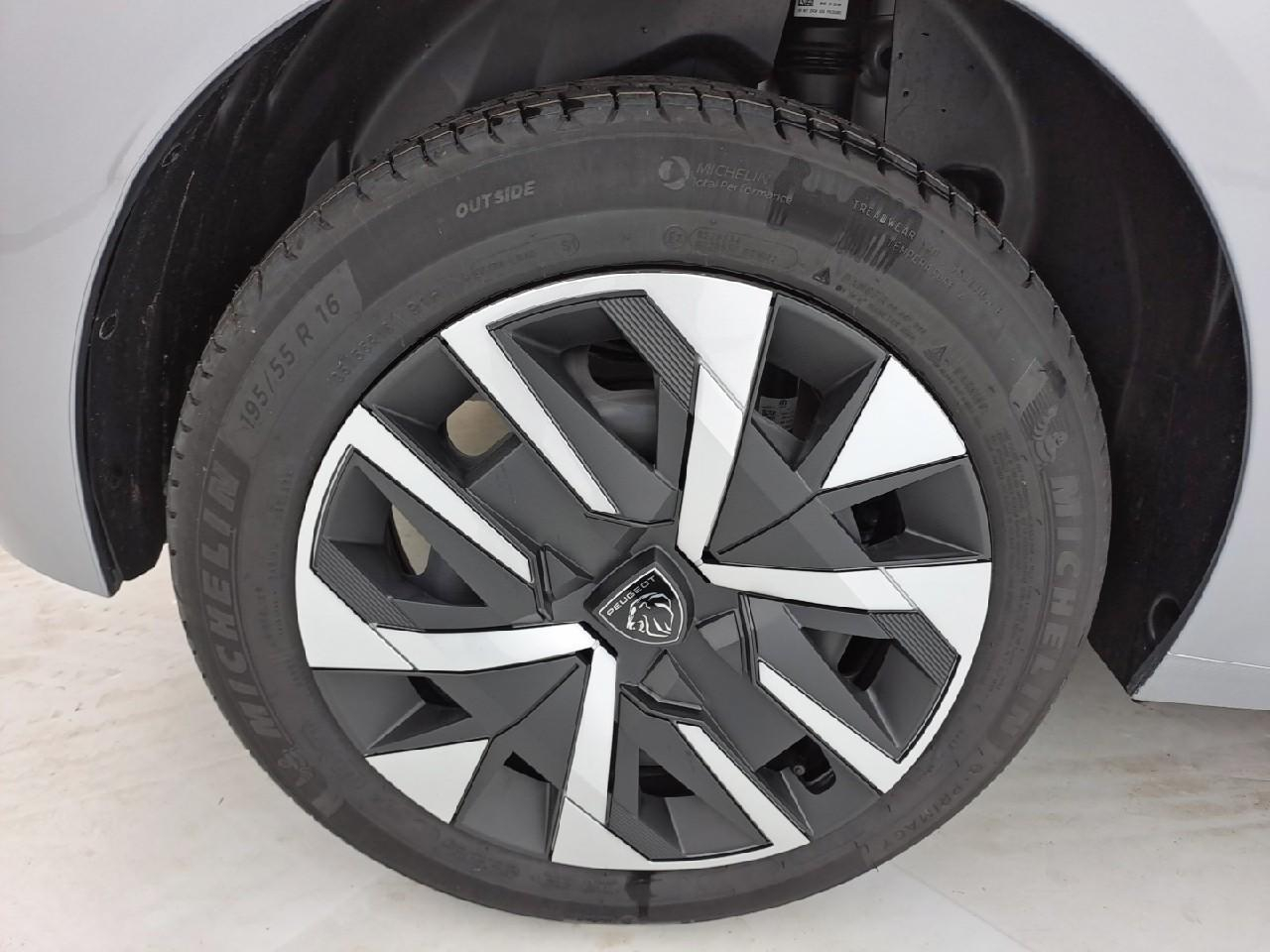 Peugeot 208 100 s&s bvm6 style — photo 18