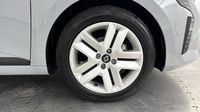 Renault Clio 1.0 TCe 90ch Evolution - 25 — photo 20