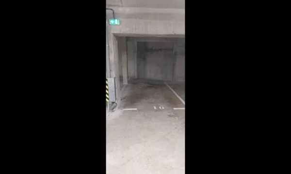 Parking 12 m²