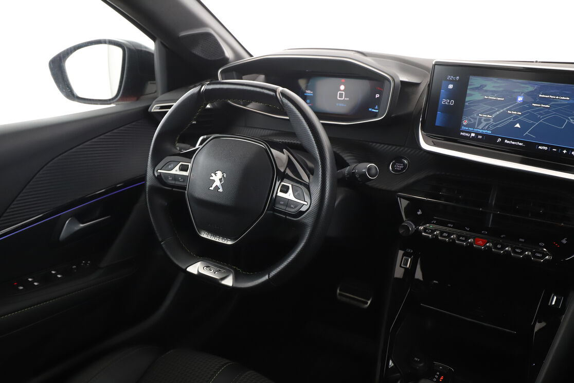 Peugeot 208 1.2 PureTech GT EAT8 — photo 10