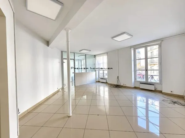 Bureaux 56 m²