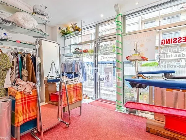 Boutique 1 pièce 49 m²