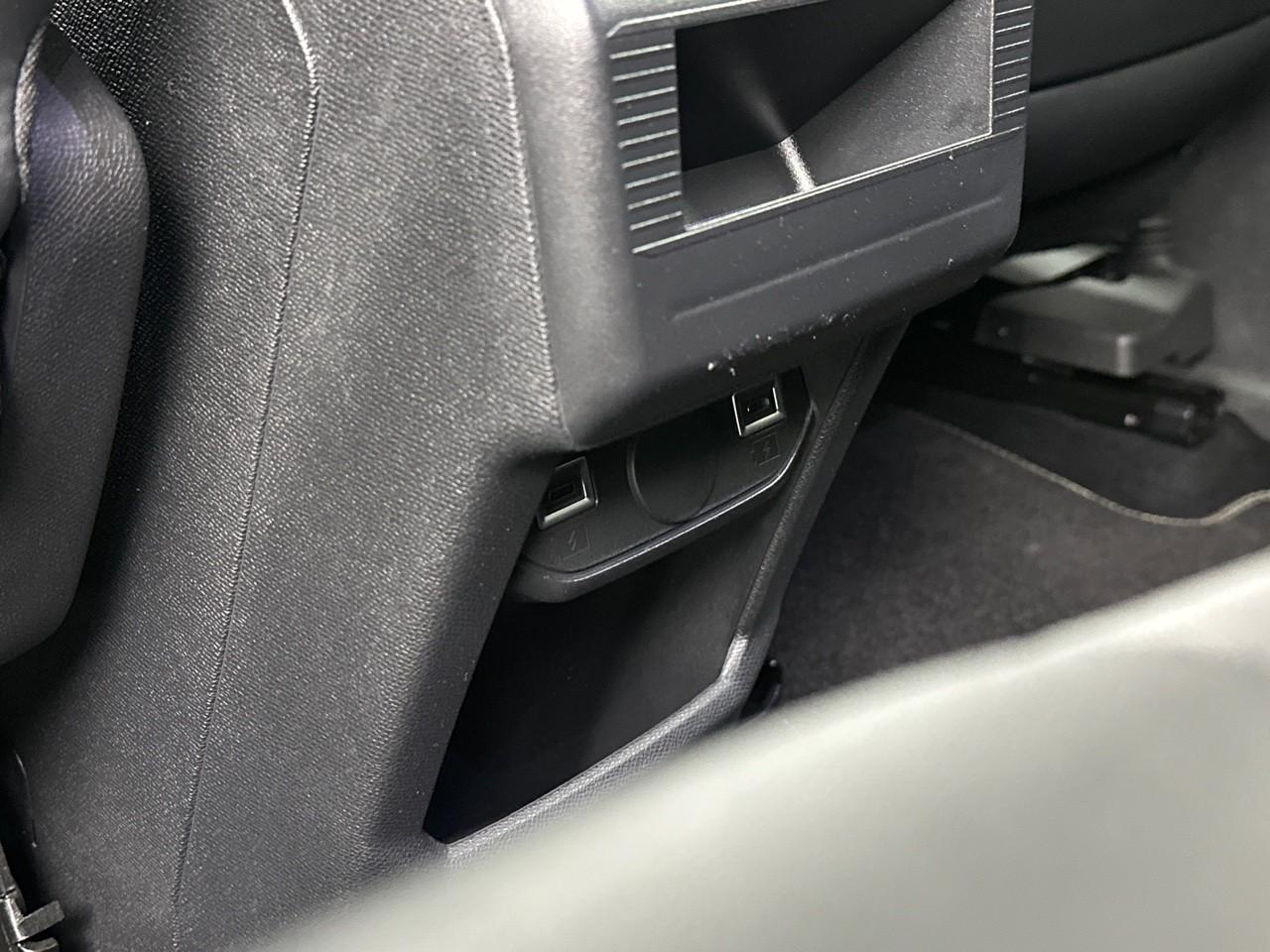 Peugeot 3008 hybrid 136 e-dcs6 gt — photo 36
