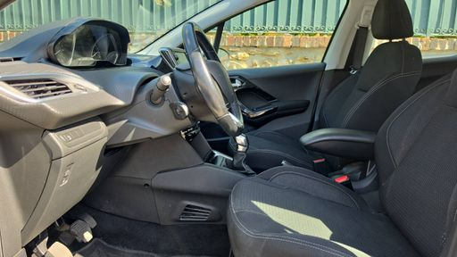 Peugeot 208 1.2 PureTech 82 - Style – 2018 – 60513 km – Essence – Boîte Manuelle — photo 12