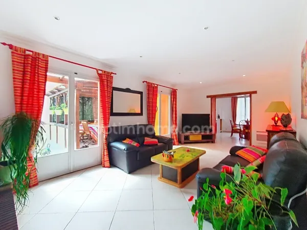 MAISON 5 PIECES 386 500 EUROS