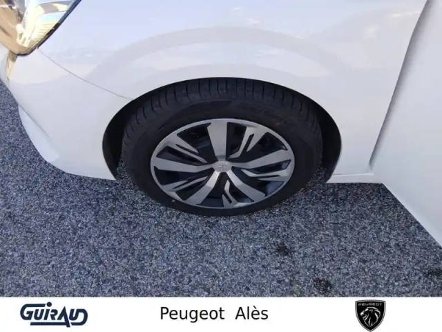 Peugeot 208 puretech 100 s&amp;s bvm6 — photo 32