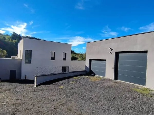 Maison 5 pièces 195 m²