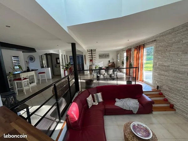 Pavillon 7 pièces 195 m²