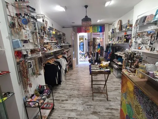 À vendre - SARL - Boutique ésotérique clé en main - Hyères