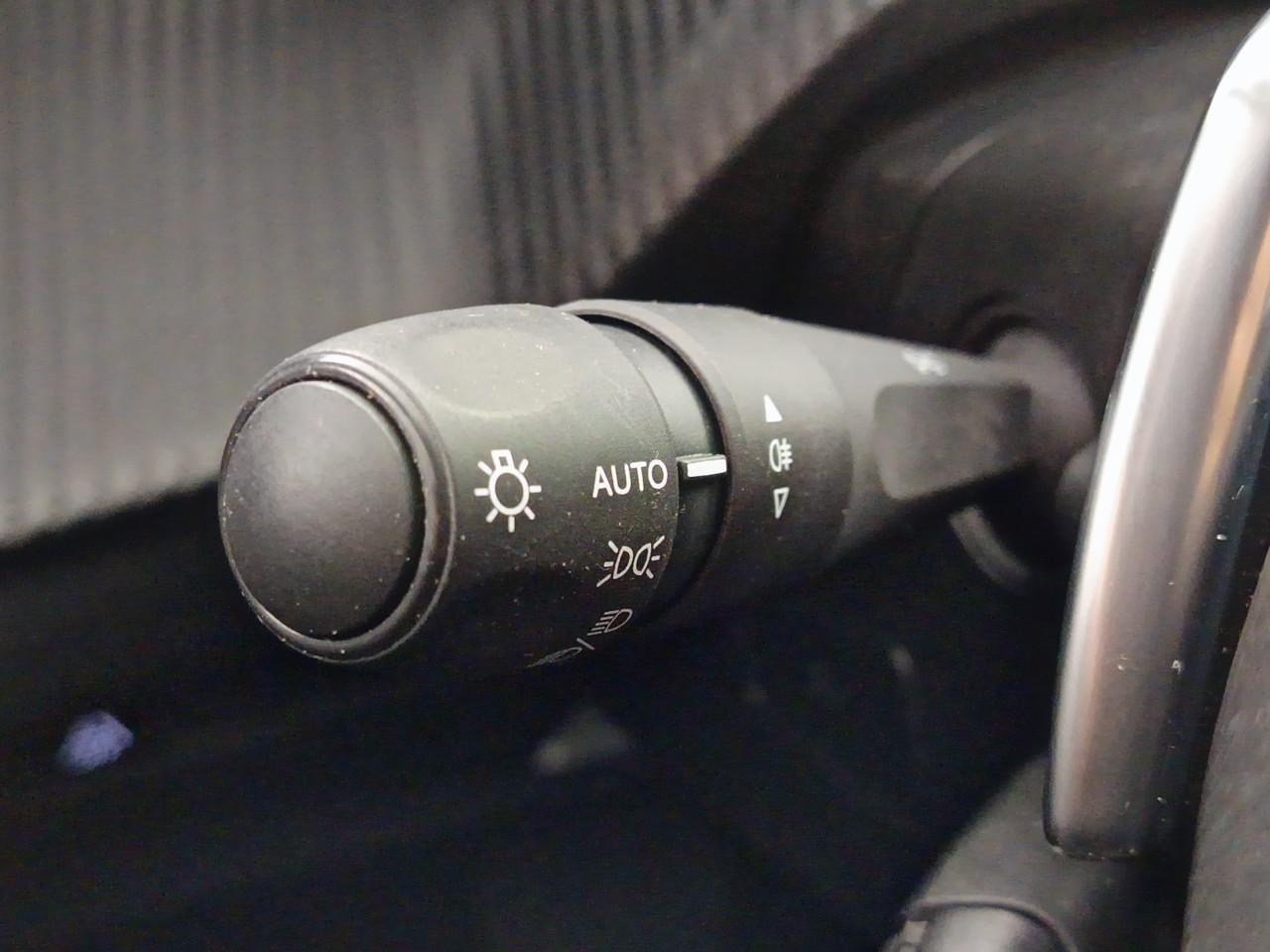 Peugeot 2008 puretech 130 s&s eat8 allure pack — photo 24