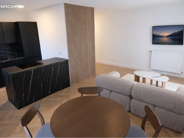 Appartement meublé T3 de 60 m² rénové avec goût - Arc-sur-Tille