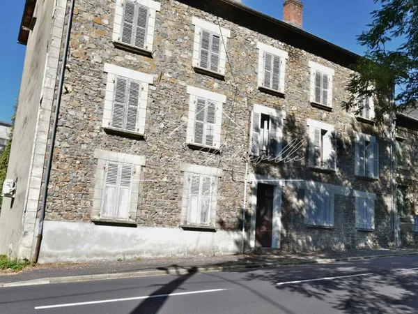 Appartement T3 56,25m² - À RENOVER - Lanobre (15)