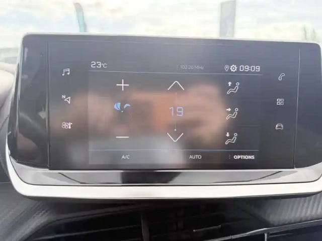 Peugeot 2008 puretech 130 s&amp;s eat8 — photo 24