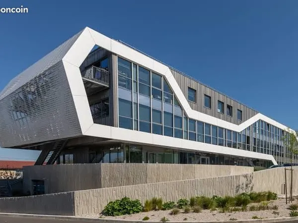 L'UNION- Bureau lumineux 25m2+parties communes et parking