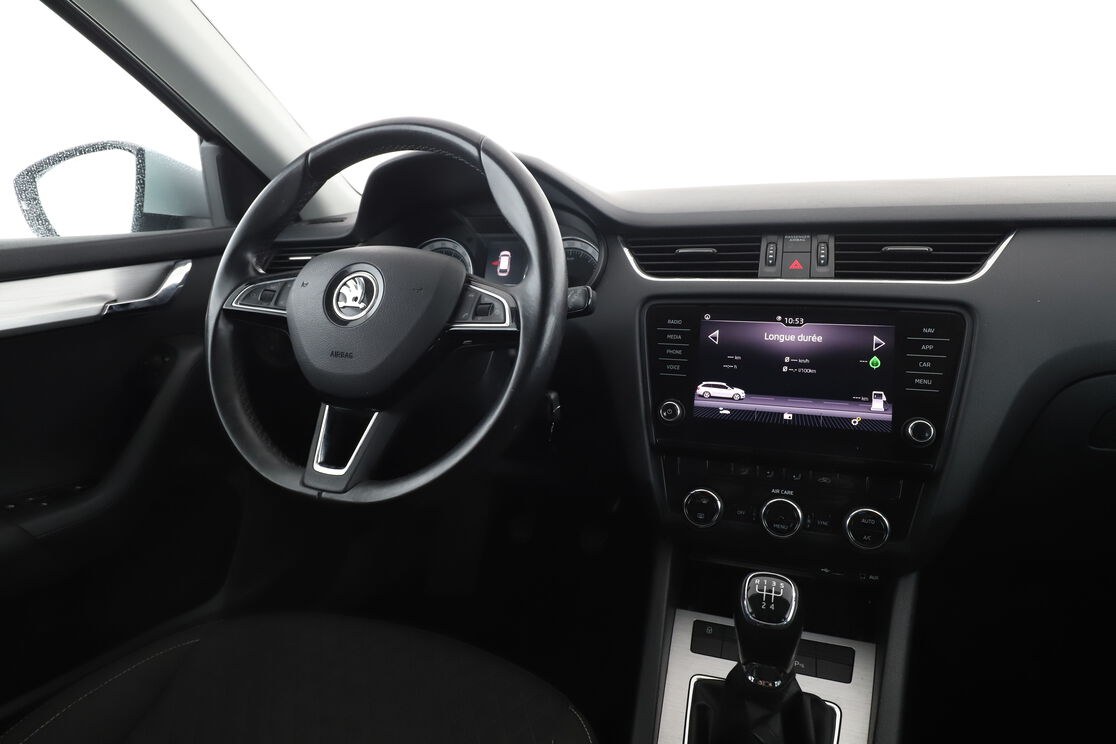 Skoda Octavia Combi 1.6 TDI Drive — photo 12