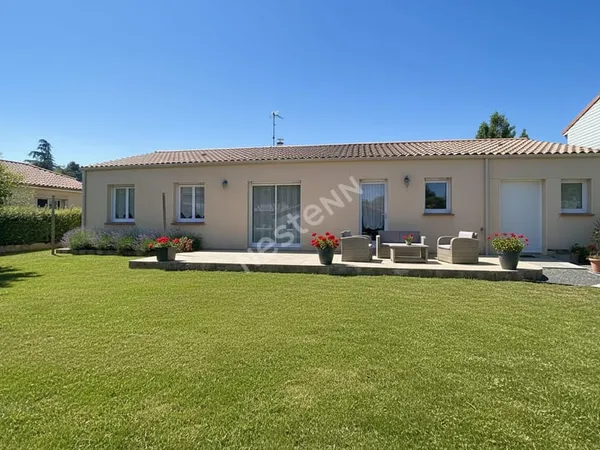 Maison de plain pied de 4 chambres à vendre à Gesté