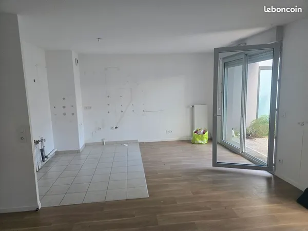 Location T4 81m2 à 500m du Metro Mairie d'Aubervilliers