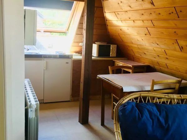 Studio meublé, année scolaire