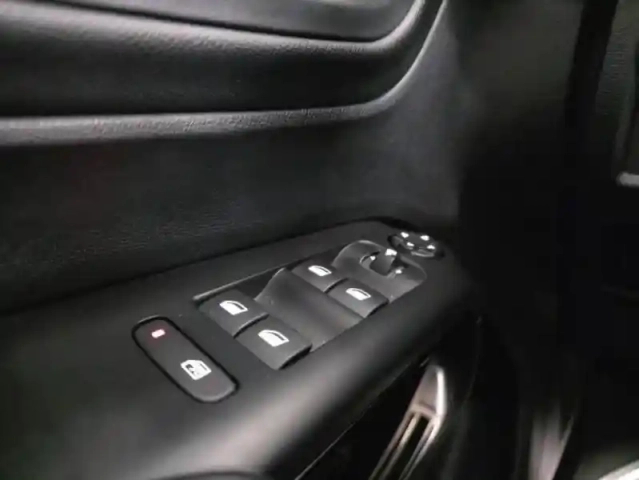 Citroën C5 Aircross hybrid rechargeable 225ch shine pack ë-eat8 — photo 13
