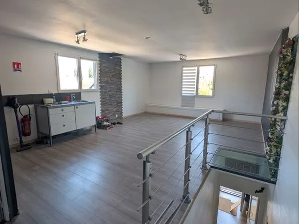 A louer ou à Vendre local professionnel/ et logement de fonction