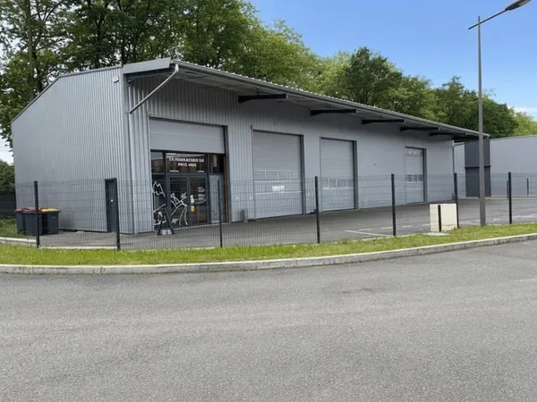 Local d'activité 412m2