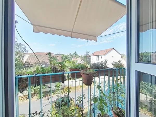 Appartement Fontenay Le Fleury 5 pièce(s) 77 m2