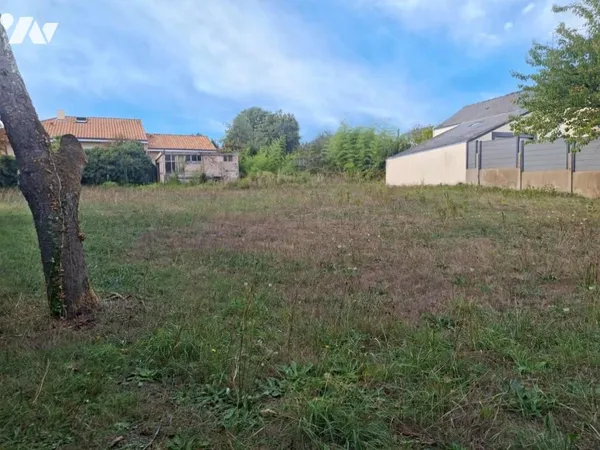 Terrain 717 m²